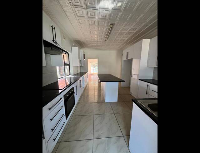 3 BEDROOM PROPERTY TO RENT IN BRENTHURST